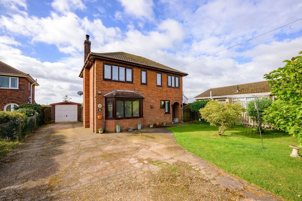 Property photo 1 of 28