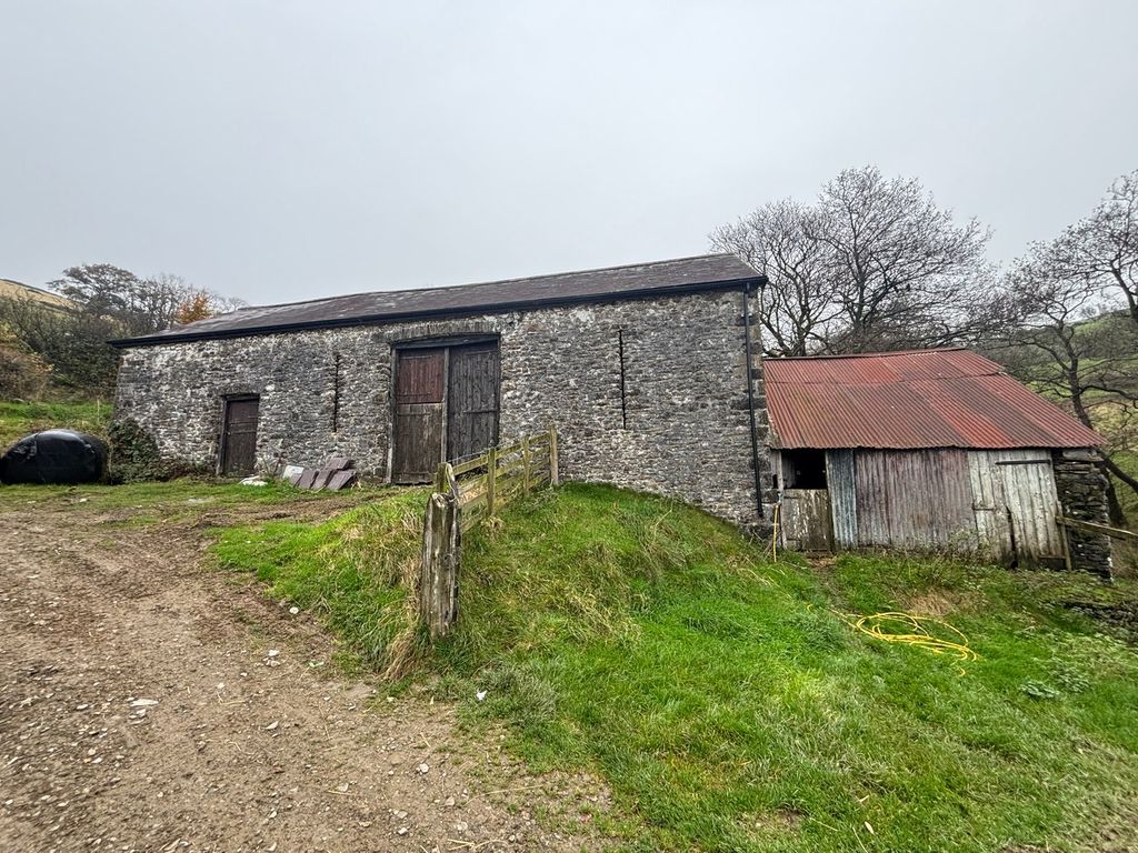 Property photo 2 of 12