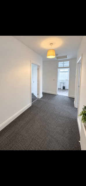 Property photo 3 of 9 Hall