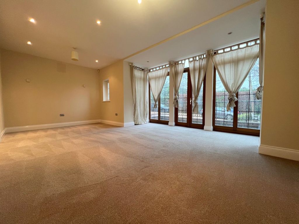 Property photo 2 of 9 Gallery