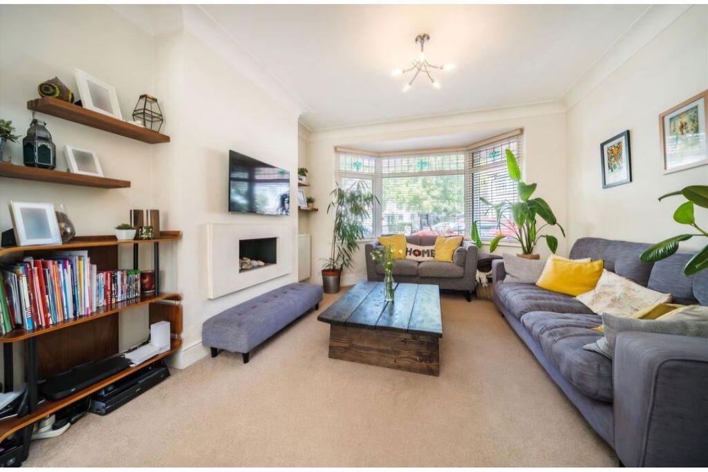 Property photo 1 of 12