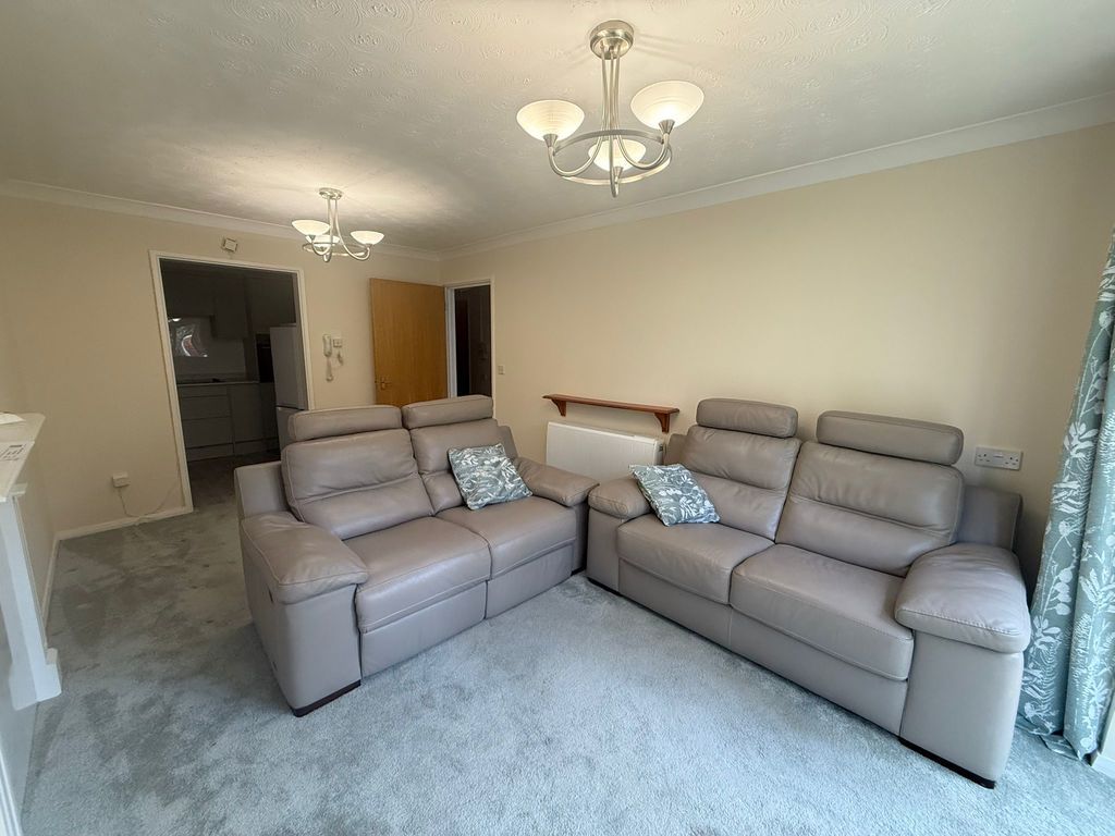 Property photo 1 of 8 Photo 18