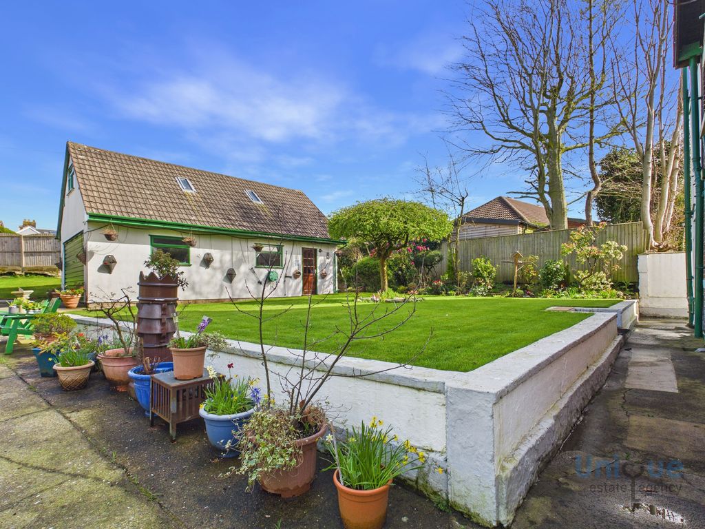 Property photo 2 of 40