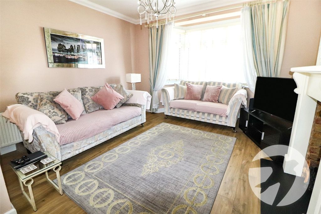 Property photo 2 of 18 Picture No. 04