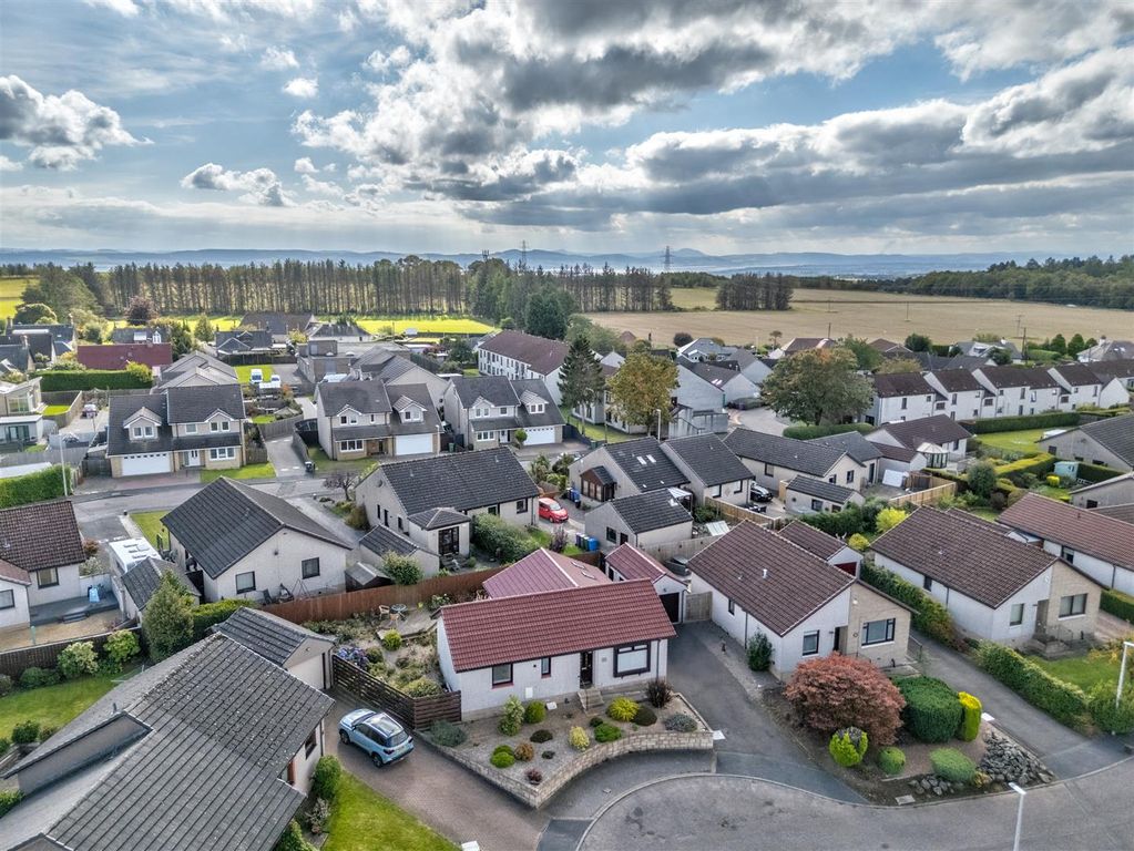 Property photo 1 of 18 29 Blacklaw Drive Dundee-13.Jpg