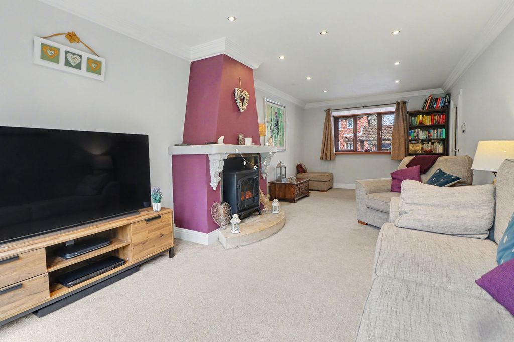 Property photo 3 of 21