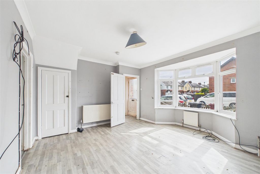 Property photo 3 of 13 Cam01894G0-Pr0285-Still017.Jpg