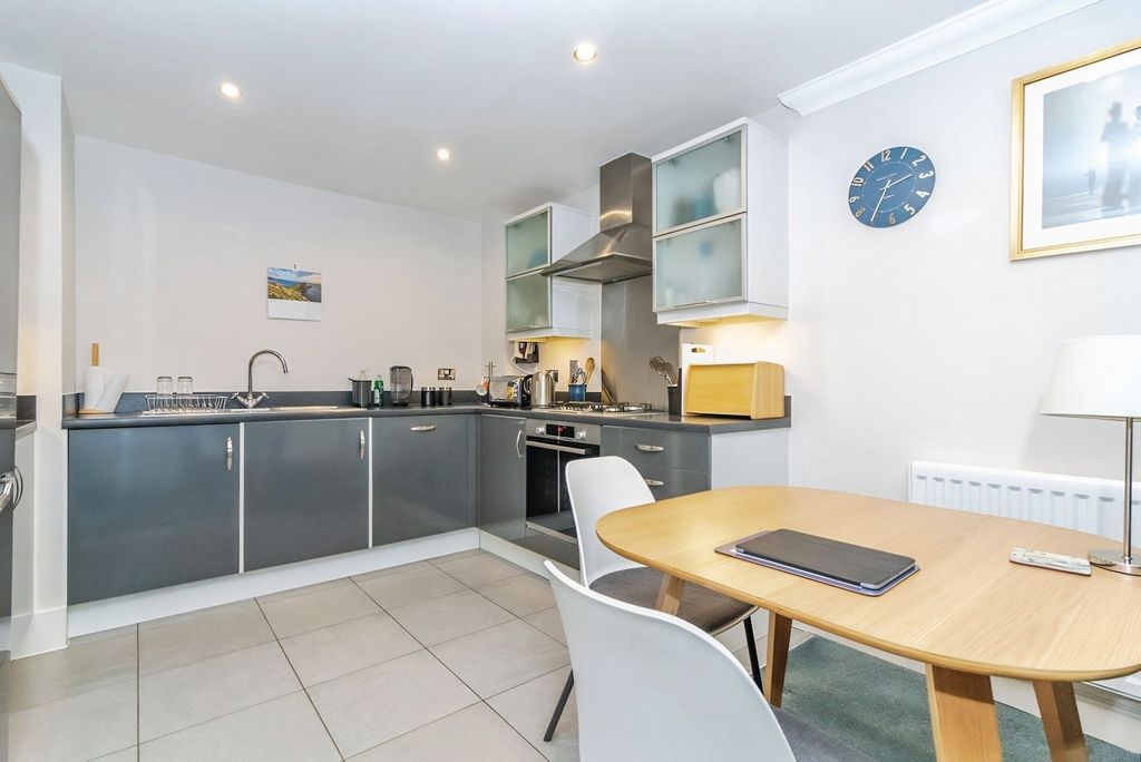 Property photo 2 of 21 Kitchen Dining Area