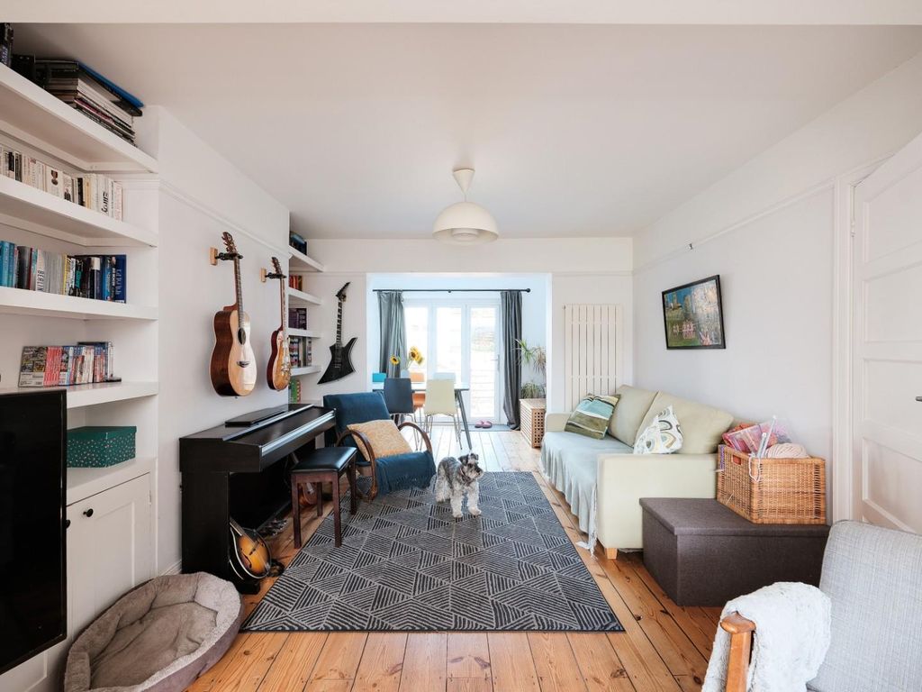 Property photo 3 of 35 Cnr52557.Jpg