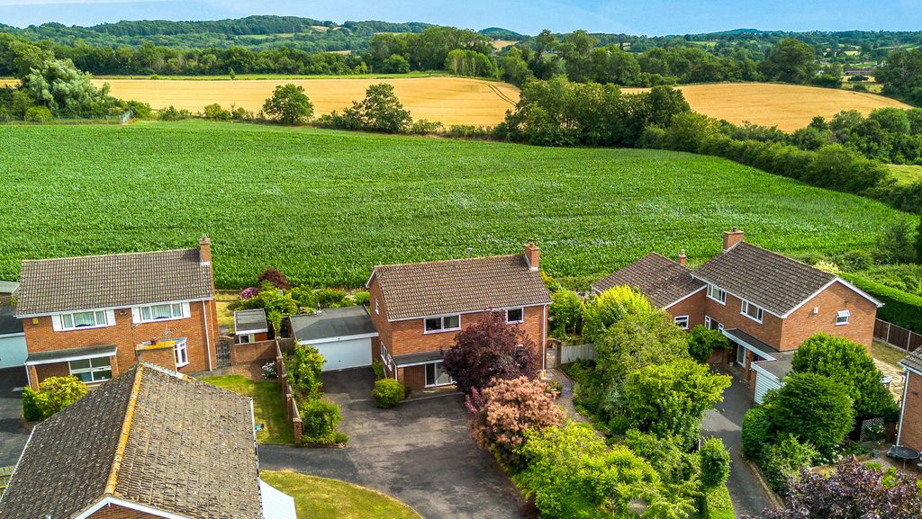Property photo 2 of 31
