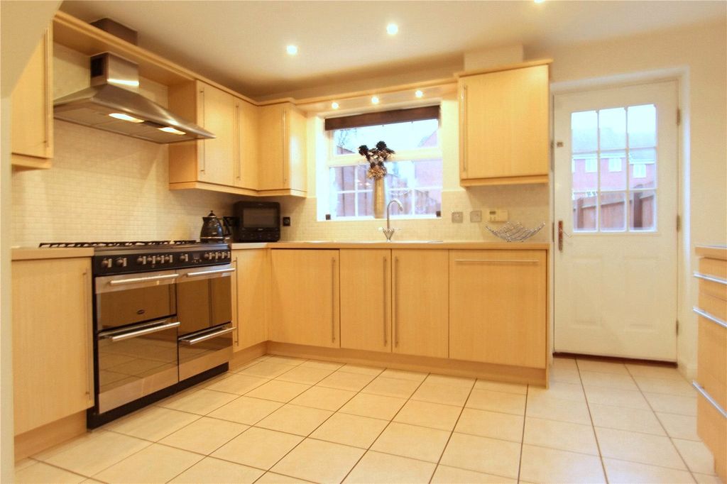 Property photo 3 of 12 Picture No. 02
