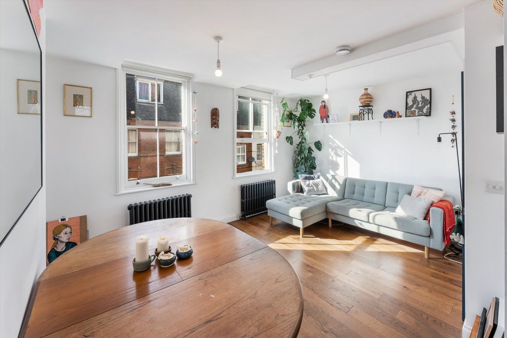 Property photo 2 of 18 Image