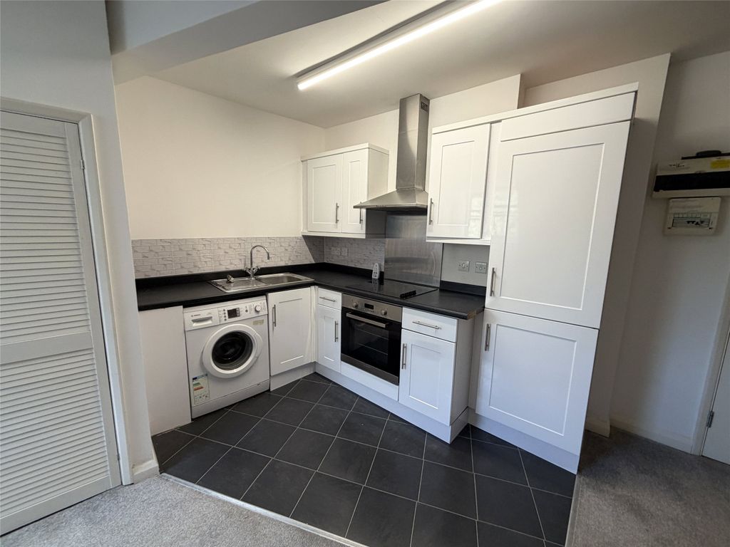 Property photo 2 of 9 Picture No. 02