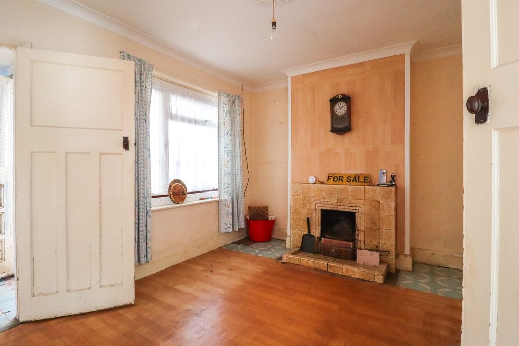Property photo 2 of 11 3194185