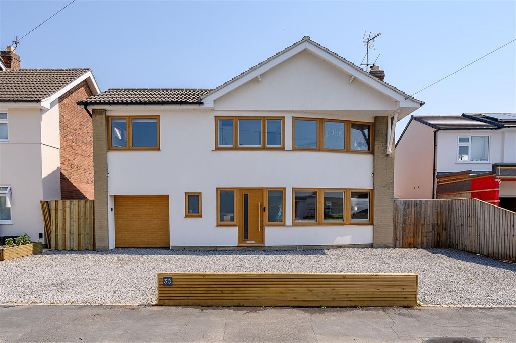 Property photo 1 of 21 External