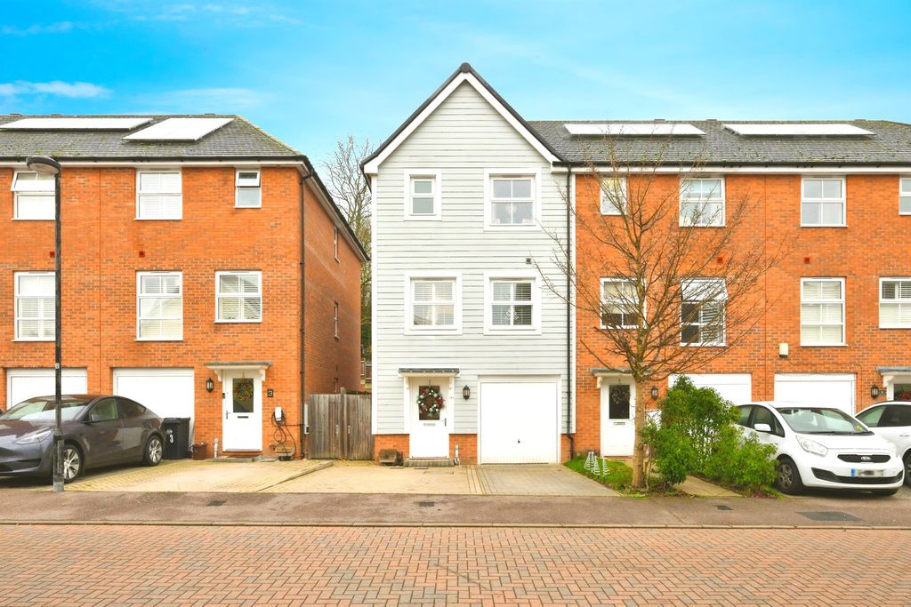 Property photo 1 of 22