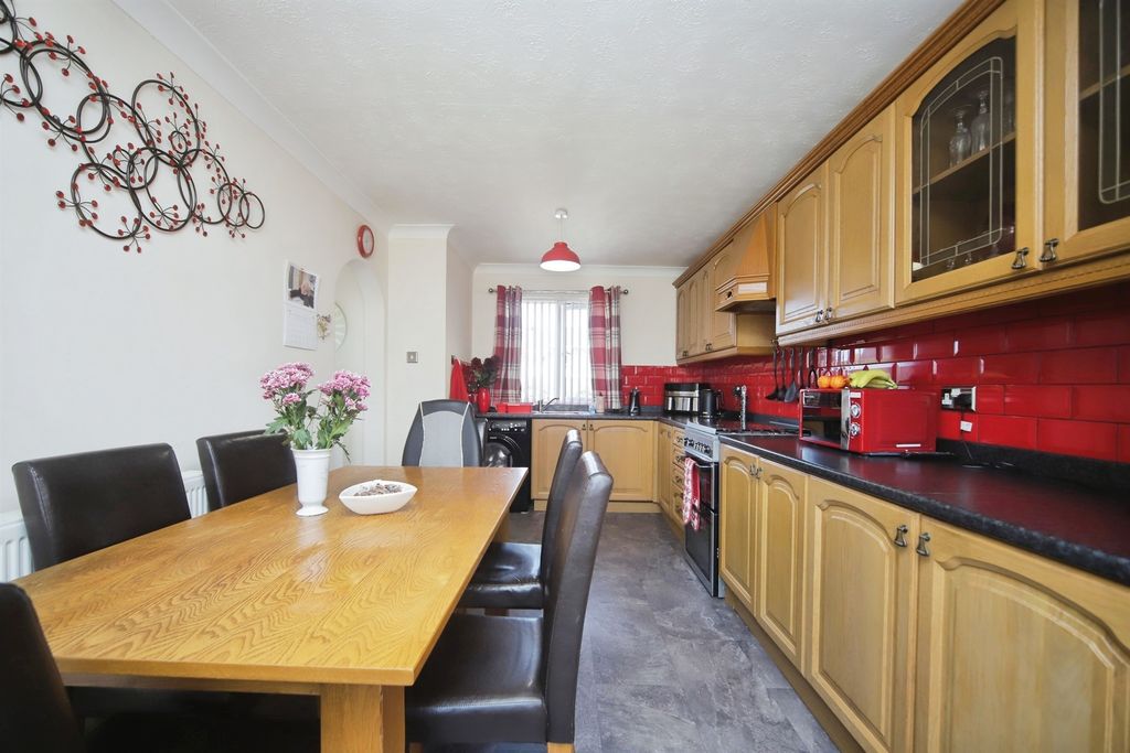 Property photo 2 of 18