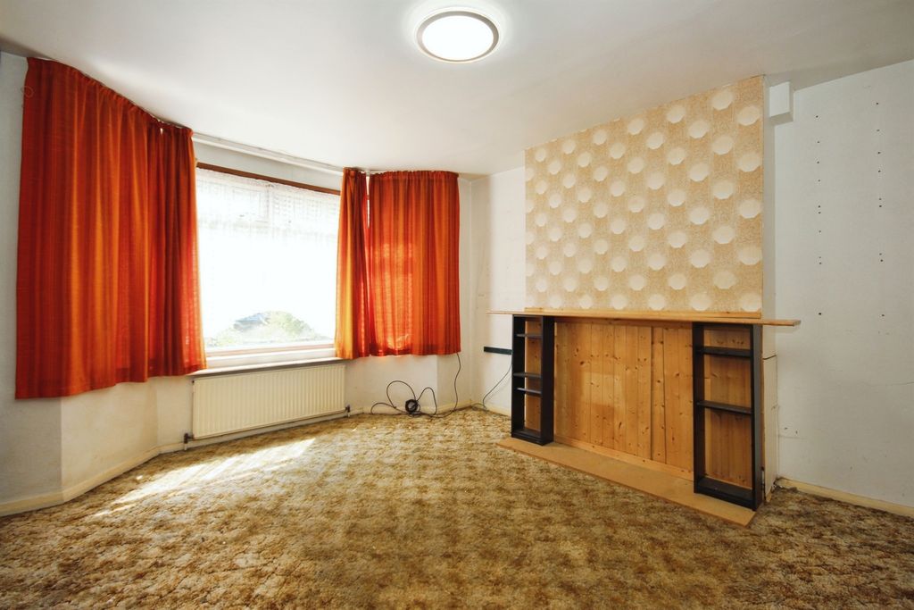 Property photo 2 of 13