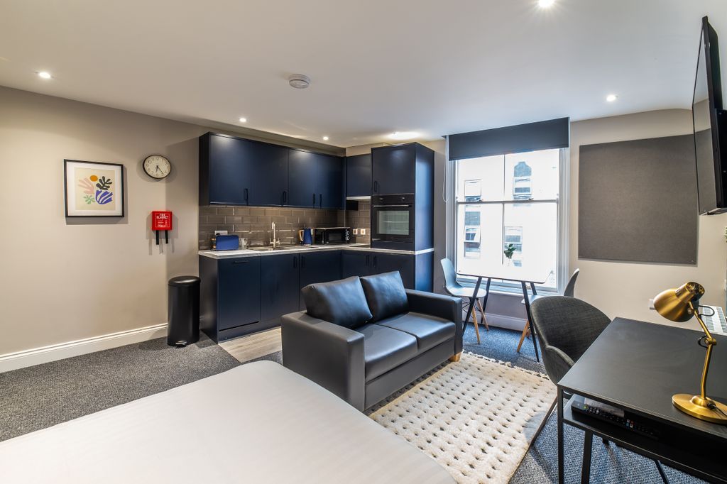 Property photo 2 of 9 Canning Place B313-004