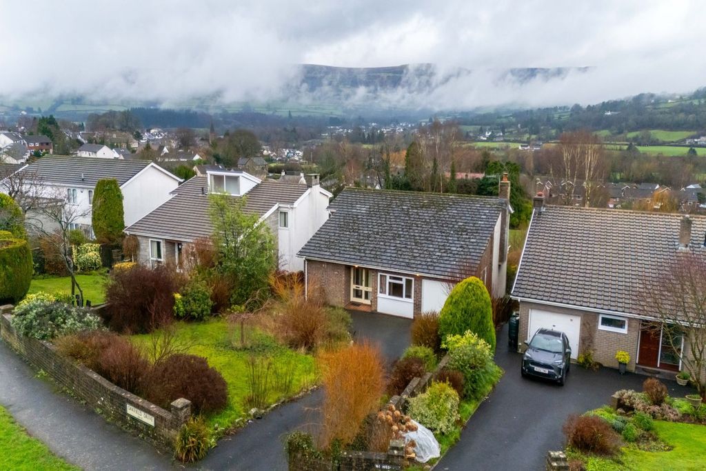 Property photo 1 of 24