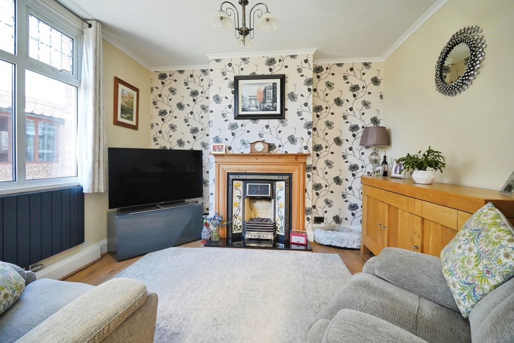 Property photo 3 of 20 Dining Room