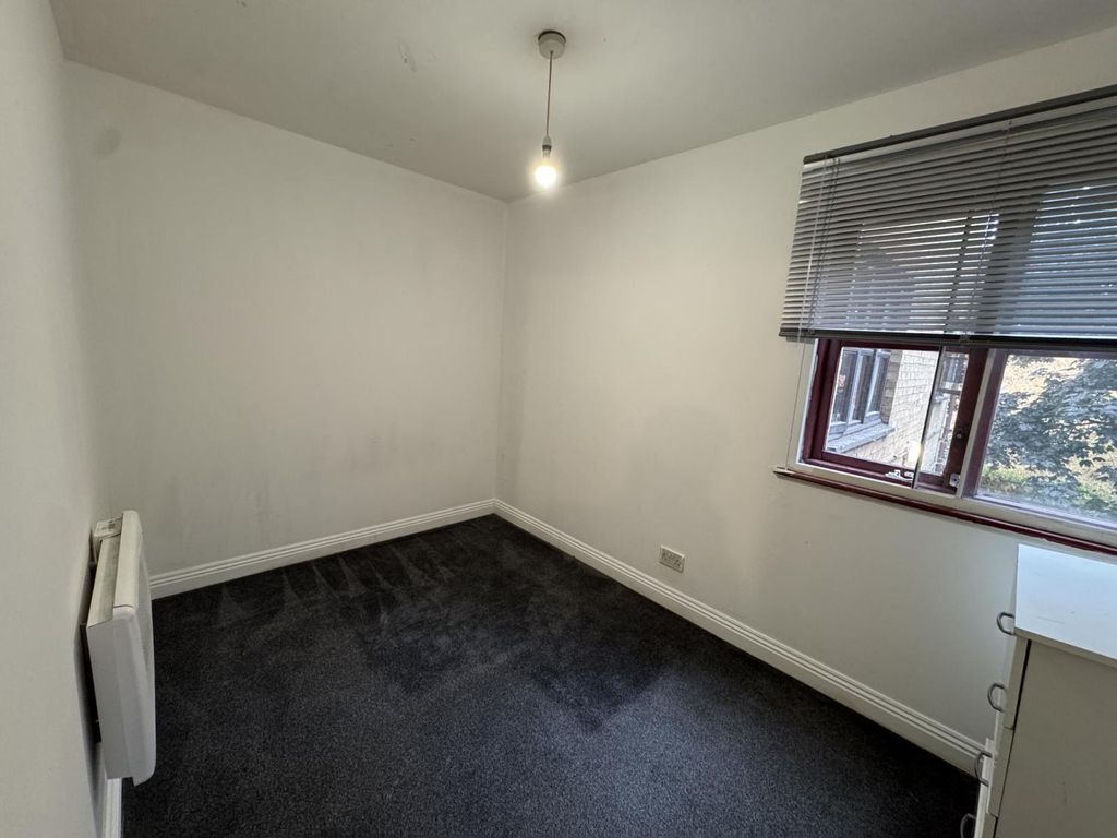 Property photo 3 of 6 Img 3424