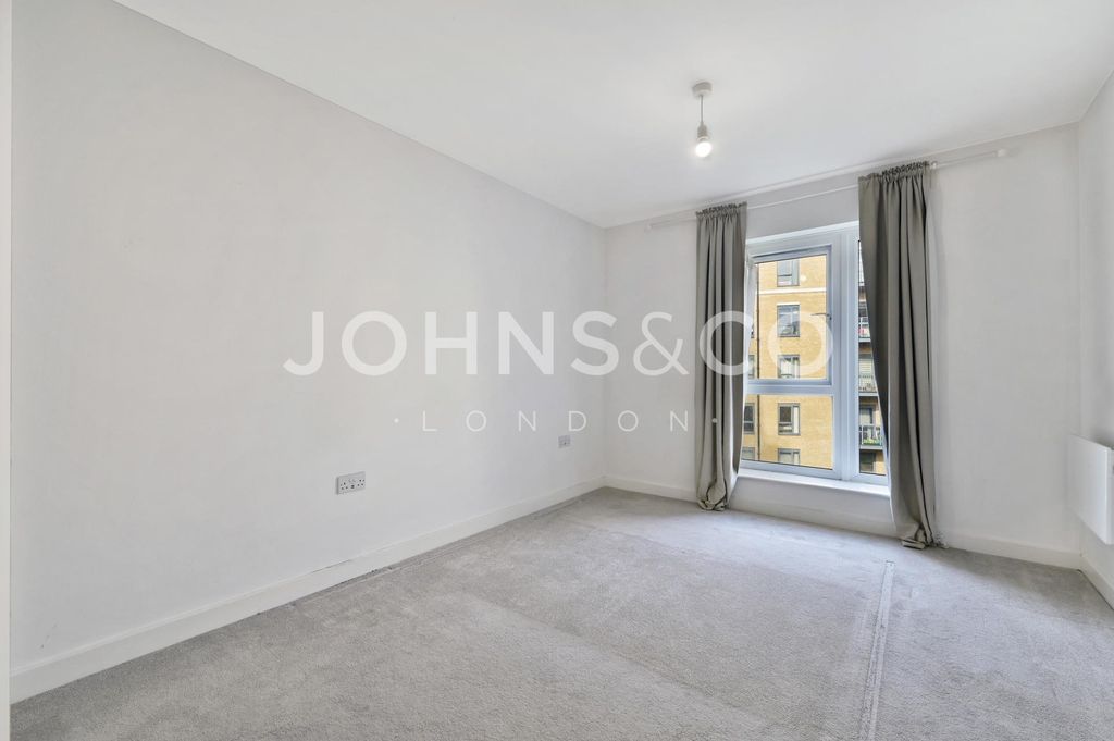 Property photo 1 of 3