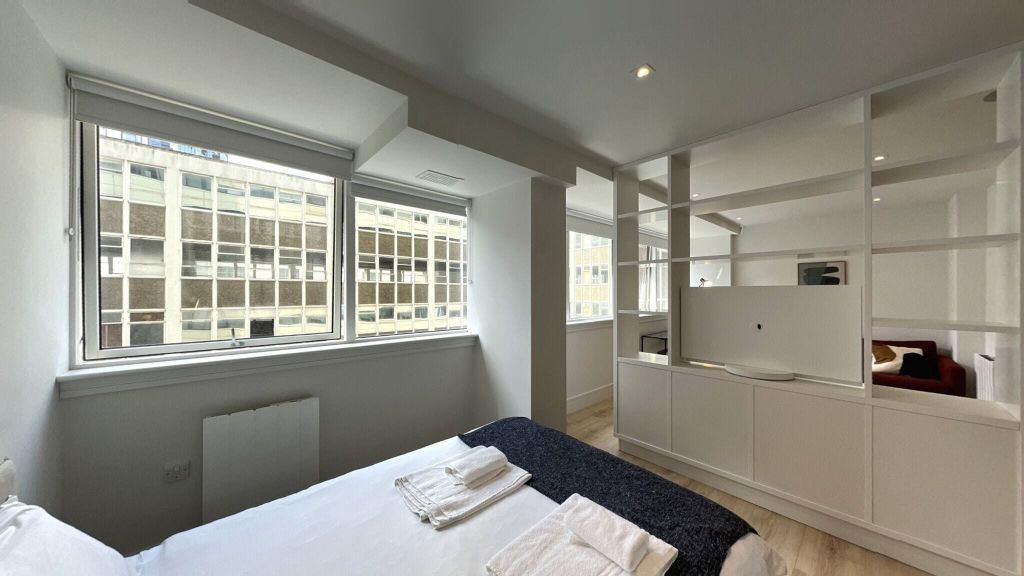 Property photo 1 of 12 Bedroom