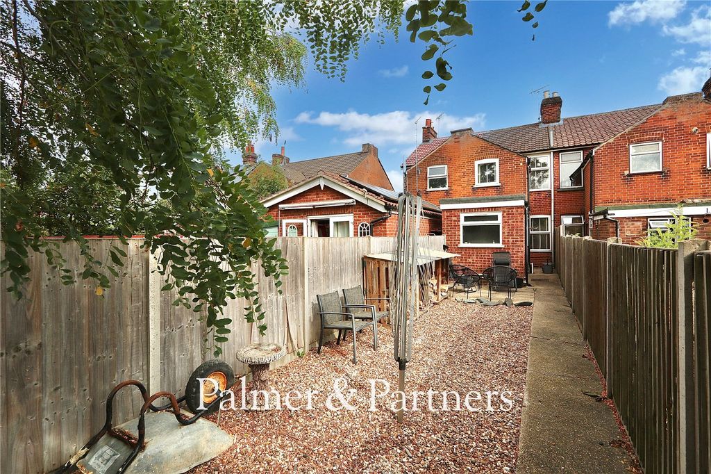 Property photo 2 of 20 Picture No. 12
