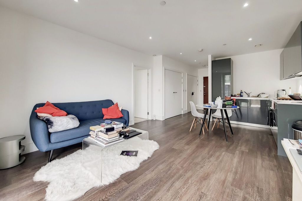 Property photo 1 of 11