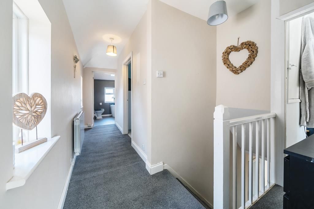 Property photo 3 of 20 Landing