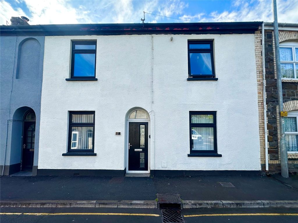 Property photo 1 of 17 Front