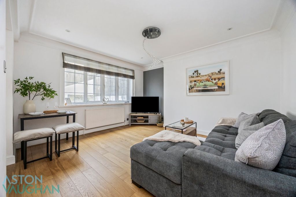 Property photo 3 of 34 4766602