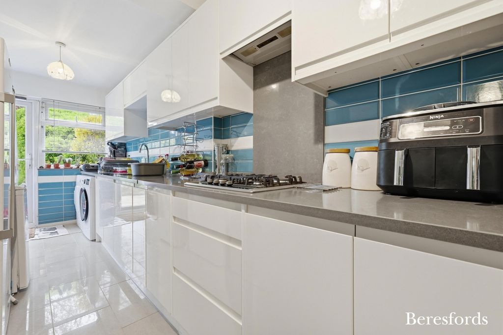 Property photo 3 of 27 Picture No. 25