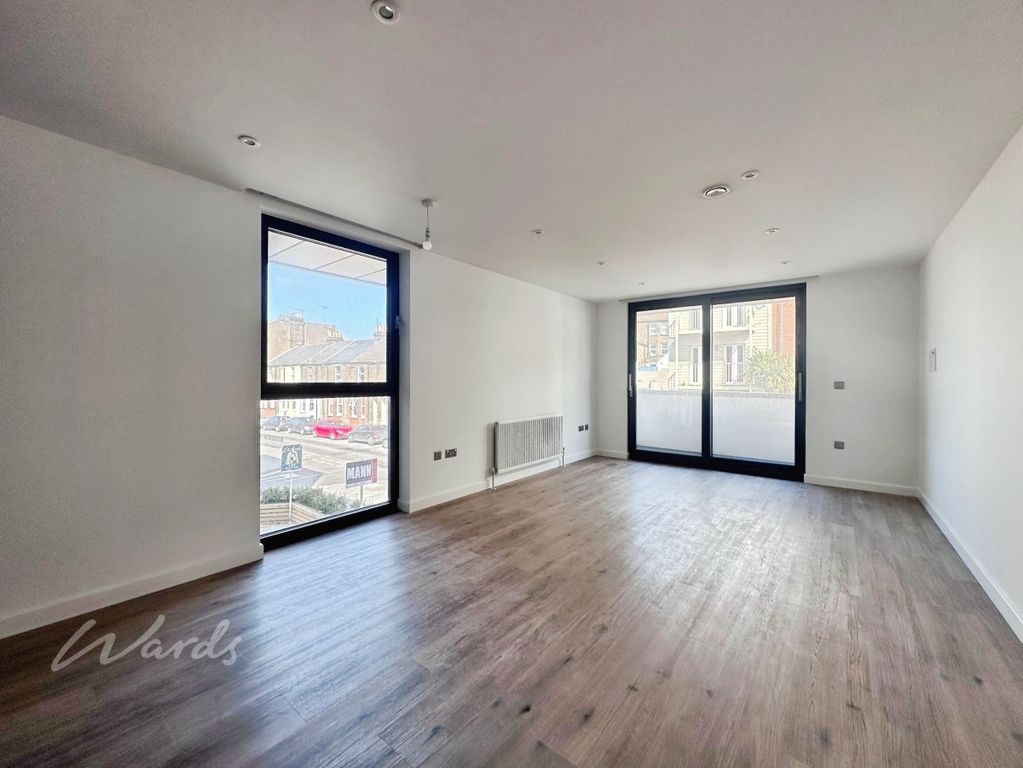 Property photo 3 of 8 Emin 4 Lounge Are...