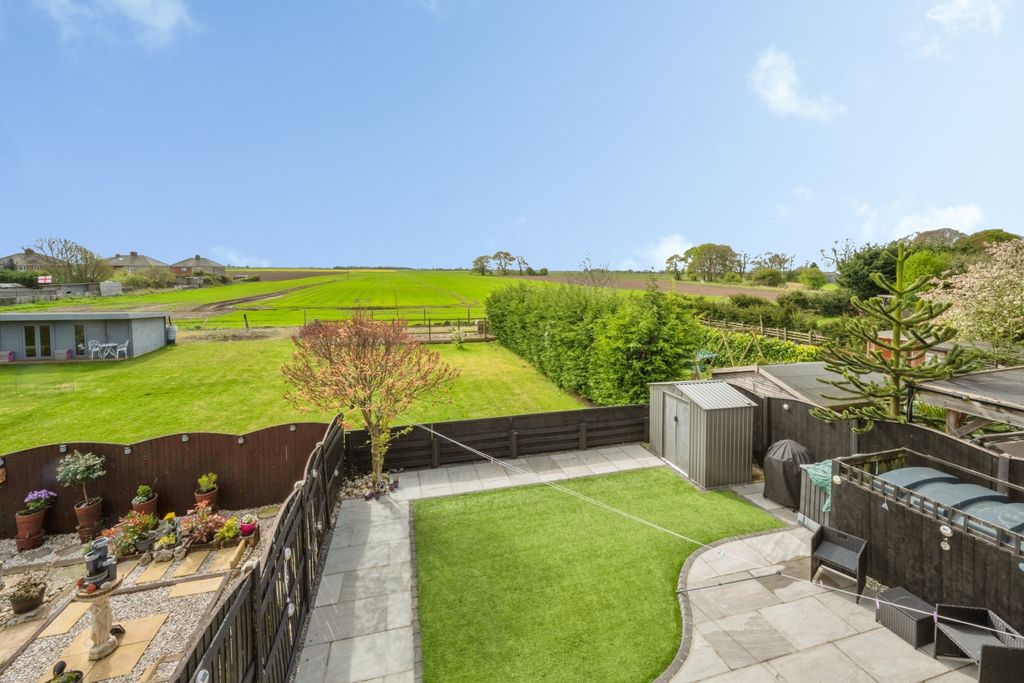 Property photo 2 of 20 19