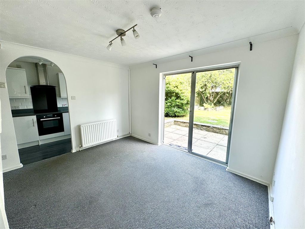 Property photo 3 of 14 Lounge/Dining Room