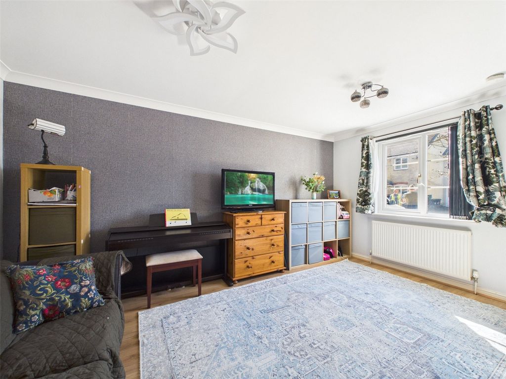 Property photo 2 of 12 Living Room