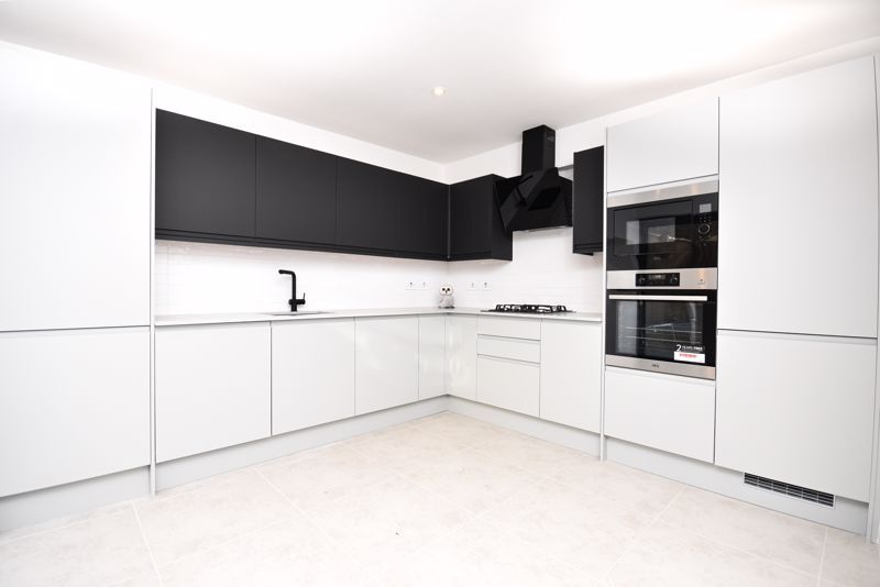 Property photo 1 of 11 Kitchen