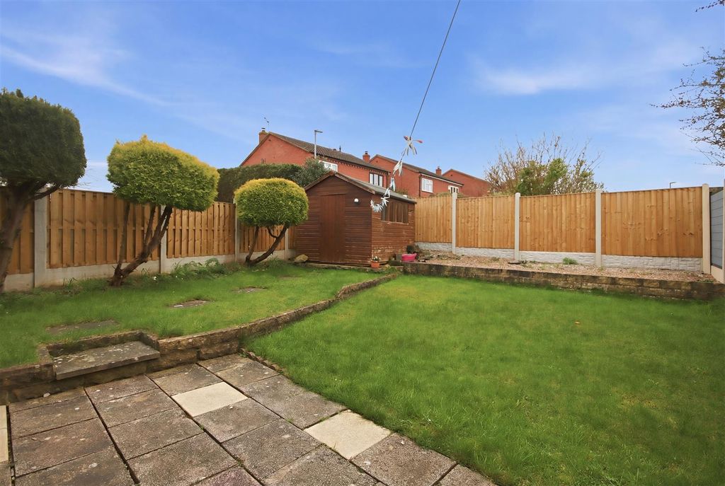 Property photo 3 of 11 Garden