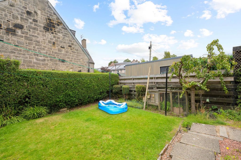 Property photo 3 of 18