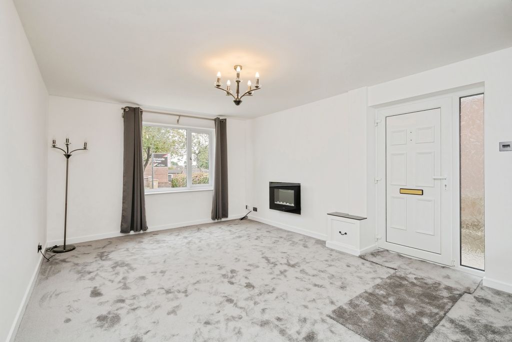 Property photo 3 of 17 Photo