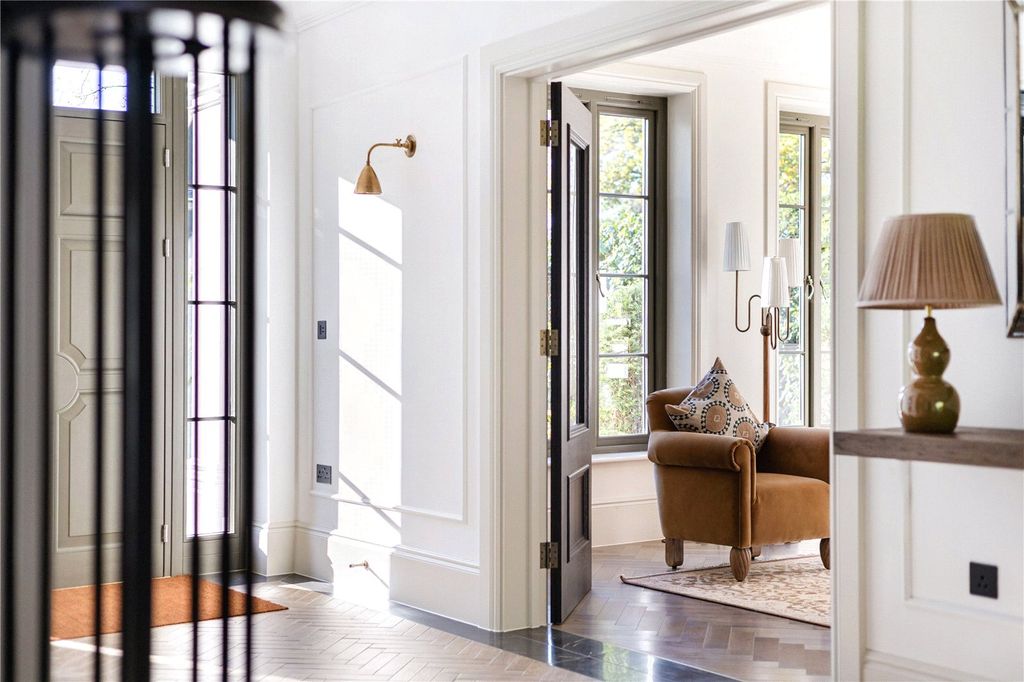 Property photo 2 of 16 Entrance