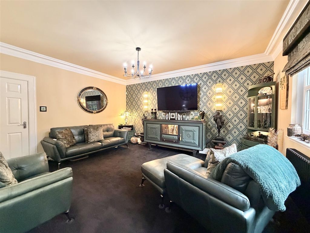 Additional image 4 of 4 bed town house for saleBurnside Gate, Hamilton ML3