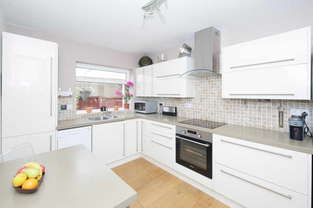 Property photo 3 of 21 Pbox-Img.Jpg