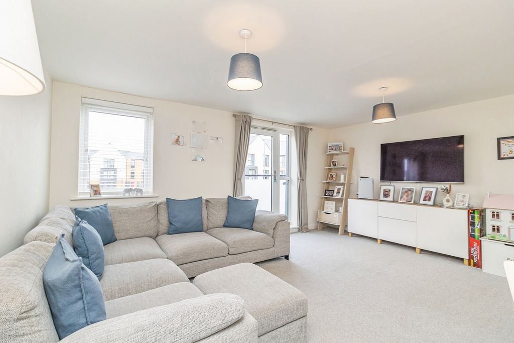 Property photo 2 of 20 Pbox-Img.Jpg