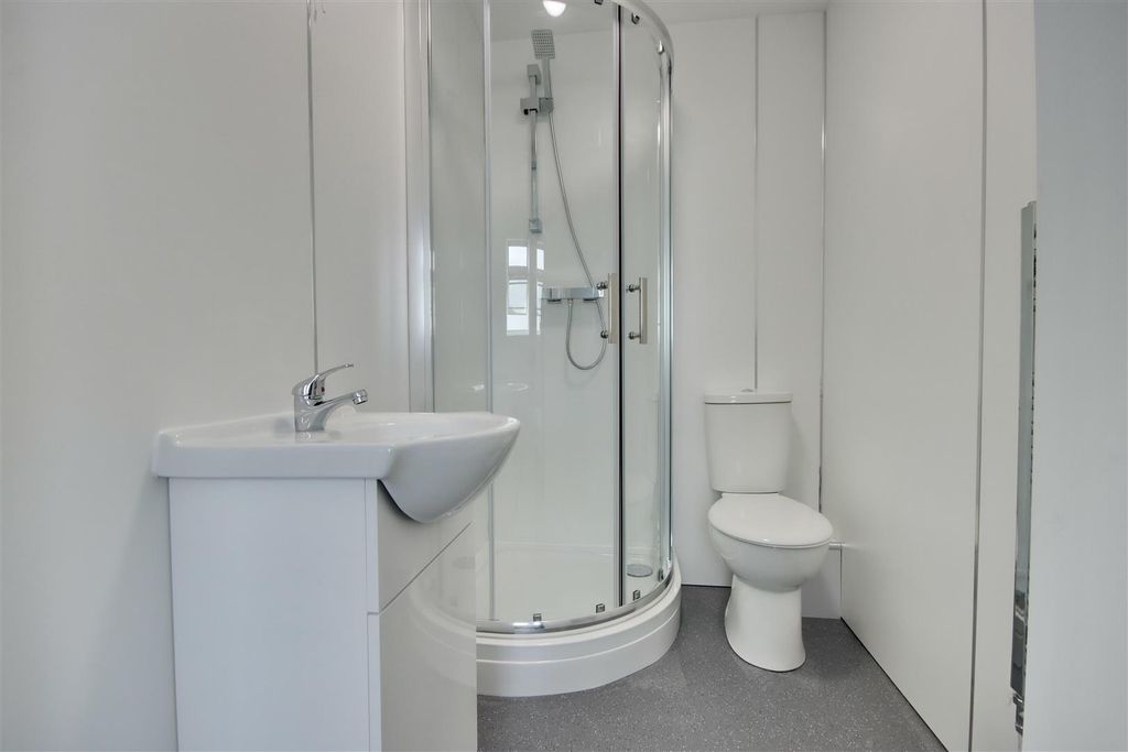 Property photo 3 of 10 39Edc5E6-3E6C-4625-Bba7-916Aa5Fc6229_1_201_A.Jpeg