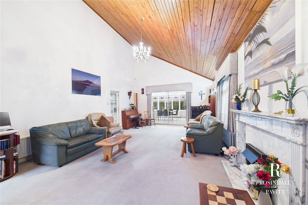 Property photo 3 of 28 Picture No. 11