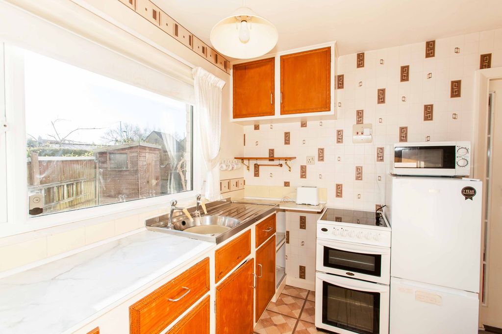 Property photo 2 of 23