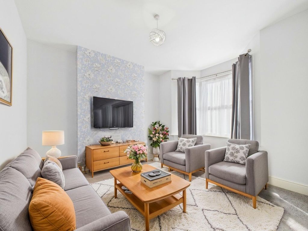 Property photo 2 of 12 4509767